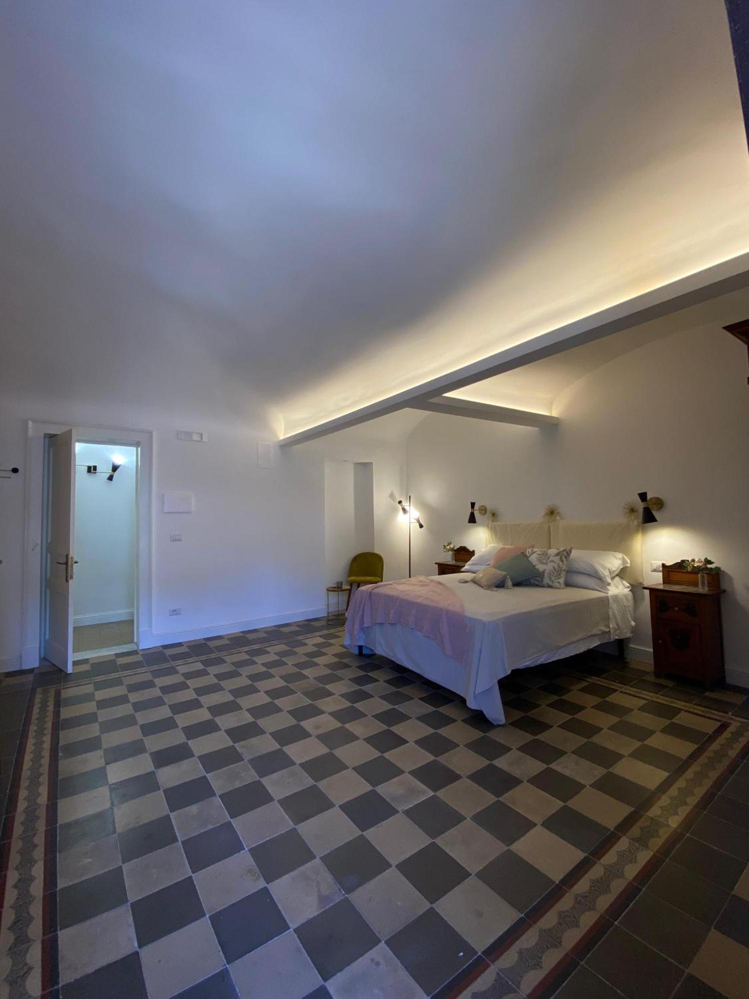 Dimora Dei Minoriti Bed & Breakfast Catania Exterior photo